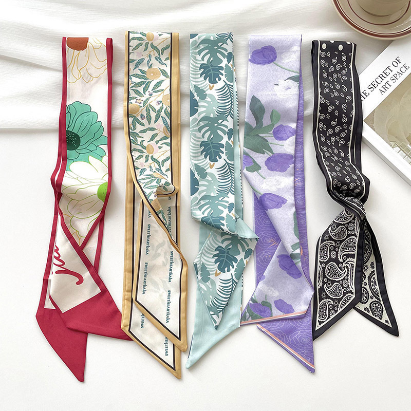 Yeni lüks Marka Modeli Küçük i - Ascot Neck Scarf incelemesi ve fiyatı